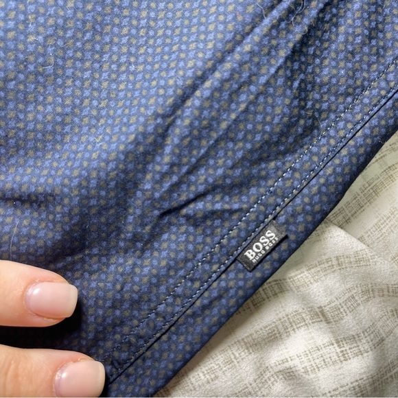 Hugo Boss Men's Navy micro polka dot long sleeve button down shirt in size M - Picture 8 of 8